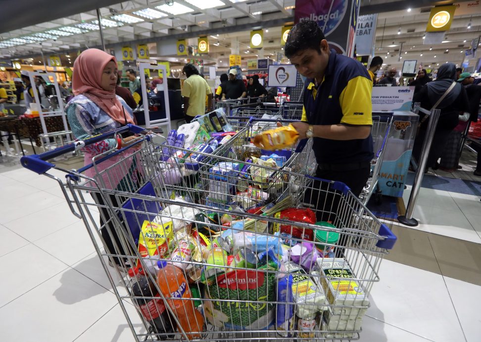 100援金“乱”霸市｜450购物车排队 等2小时结账  第2天 仍叫苦