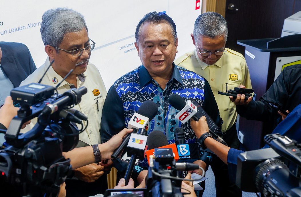 1087斜坡有坍塌风险 工程部做好准备应对雨季