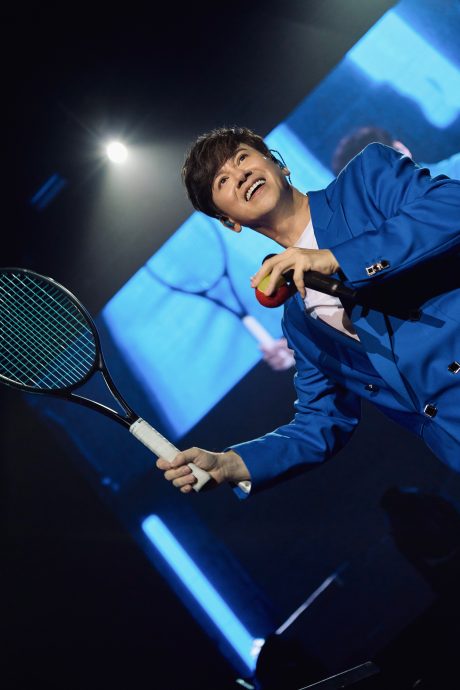 13年心血献大马粉丝 李圣杰边唱边发“幸运好球”