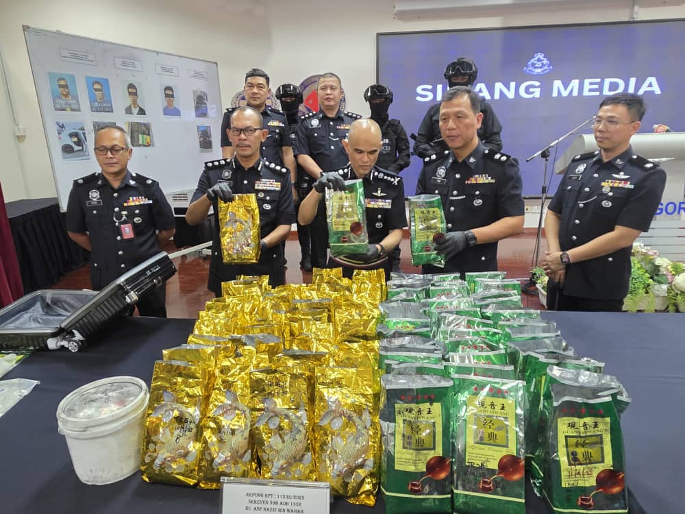 18岁毒骡机场落网　警顺藤摸瓜再捉2人起获310万毒品