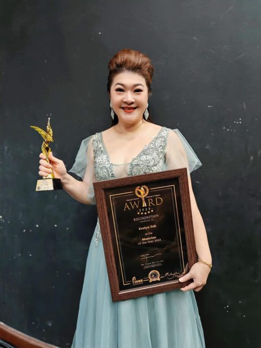 (24/9见报)大都会-特职世界/女高音歌唱家