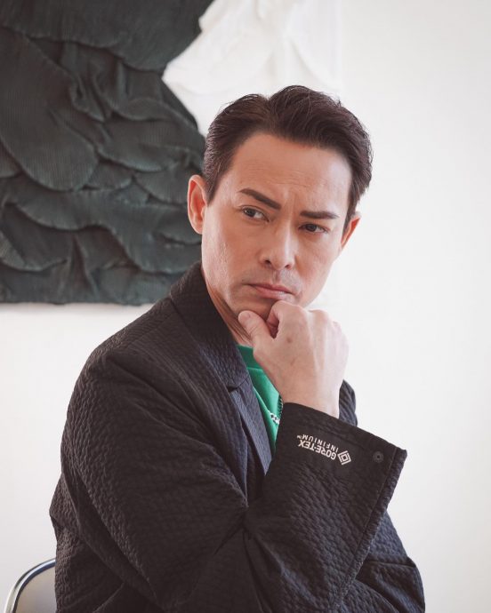 52岁海俊杰暴瘦惊罹乌龟颈 举铁吃力但不放弃锻炼