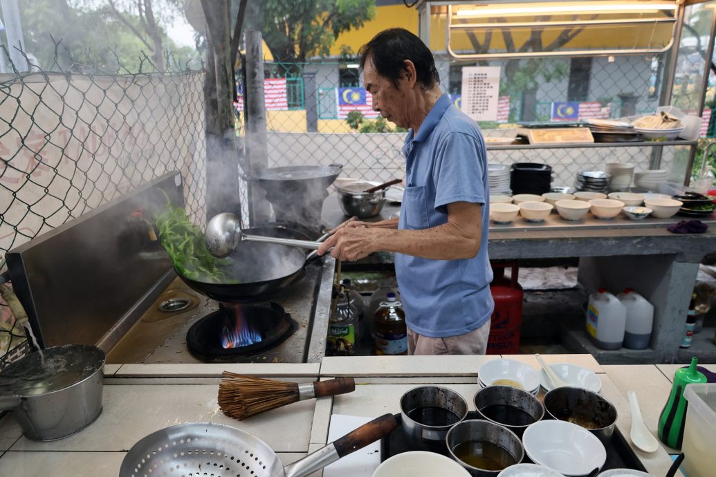5日见报//村长揾食 | 家乡味饭店菜色多元 宫保鱿鱼蒸松鱼头下饭