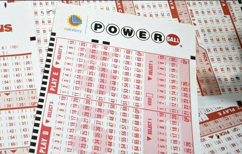 75亿巨奖砸中宅男 领奖前一晚还在家洗衣