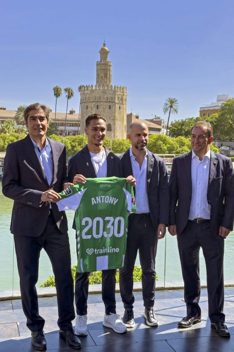 “只有我最清楚在曼联多艰难”  安东尼重返贝迪斯不禁哭诉