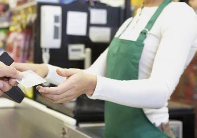 “没零钱找换是顾客的问题？” 收银员恶劣态度惹争议