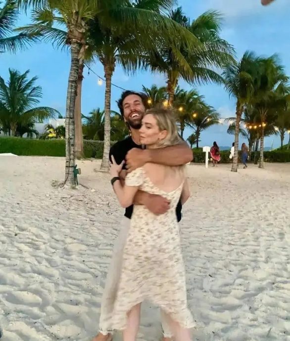 “隐形女当妈”情节成现实 云妮莎寇比顺利产子