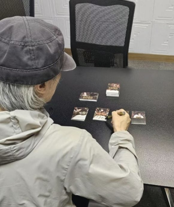 《女足》后制耗时 星爷推电影闪卡“赚外快”