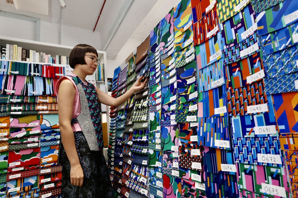 【花样世界/02】时装设计锦上添“花”