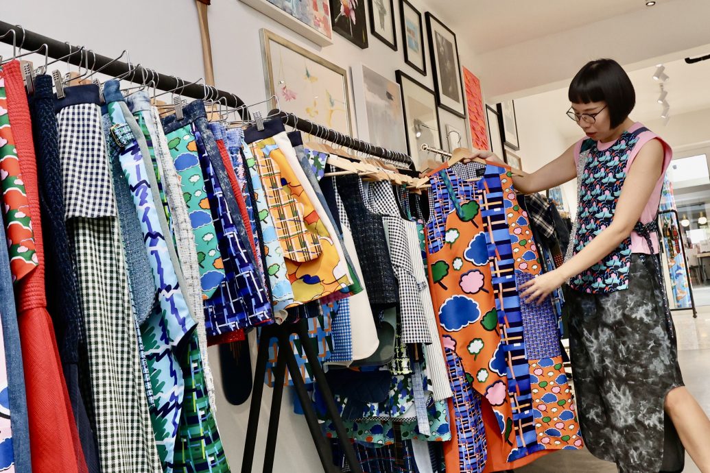 【花样世界/02】时装设计锦上添“花”