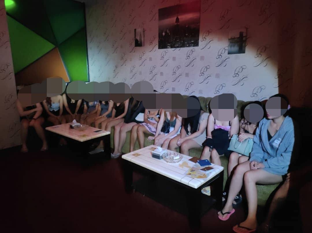 三星级酒店改成风月场所·移民局逮捕37外籍女郎