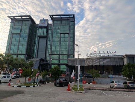 东: 彳亍关丹之一漫步关丹河畔