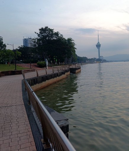 东: 彳亍关丹之一漫步关丹河畔