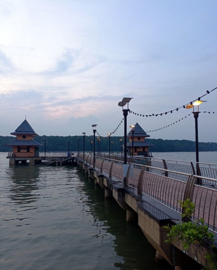 东: 彳亍关丹之一漫步关丹河畔