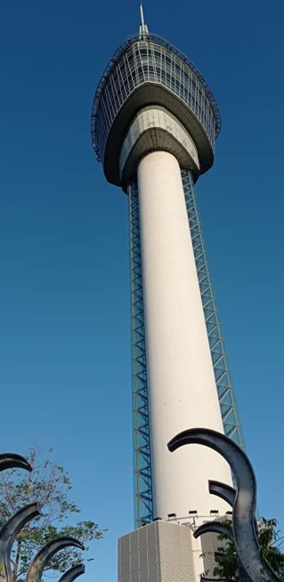 东:彳亍关丹之二关丹河畔看日出