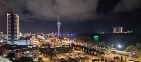 东:彳亍关丹之二关丹河畔看日出