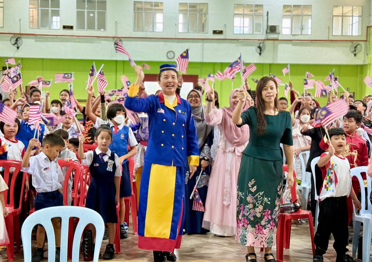 武吉丁宜华小独立日服装和爱国歌曲歌唱比赛