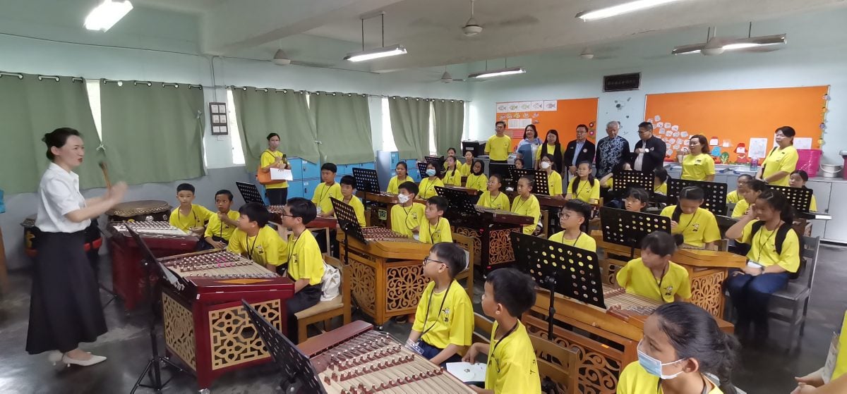 东(已签发):2025年“中华文化大乐园”马来西亚彭亨州假期营开营仪式