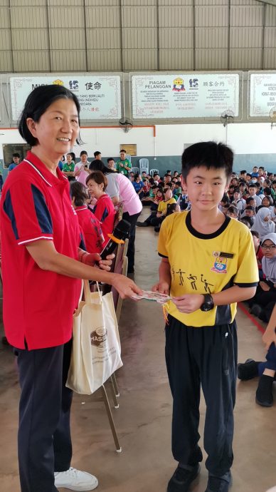 东（已签发）：《和墨坊》联合关丹光华华小举办“孔子诞辰”《论语》书法与硬笔字比赛