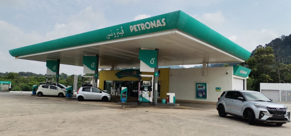 东(已签发):军警添打仁政昌明RON95汽油补贴计划开跑