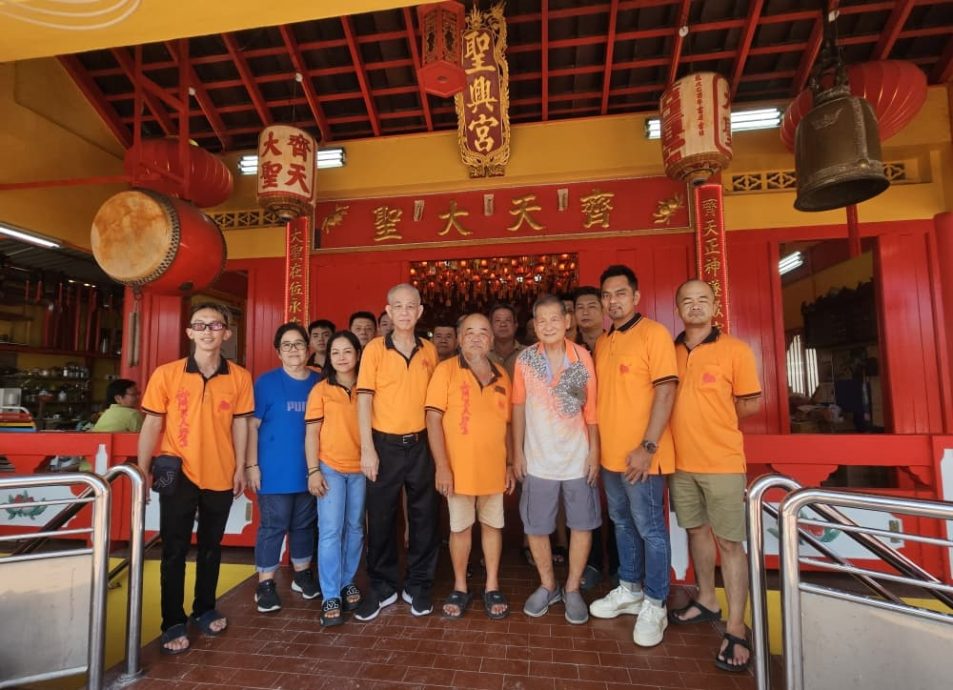 东(已签):吉兰丹圣兴宫下月初欢庆“齐天大圣千秋宝诞”,特推出代点祈福品,包括续点光明平安灯。