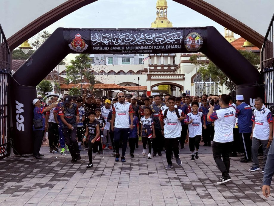 东：哥市百年嘉美穆罕玛迪清真寺配合马来西亚日举办2天的庆典活动，并再次安排跨种族节目让非穆斯林走入清真寺，其中就包括了西洋棋比赛。