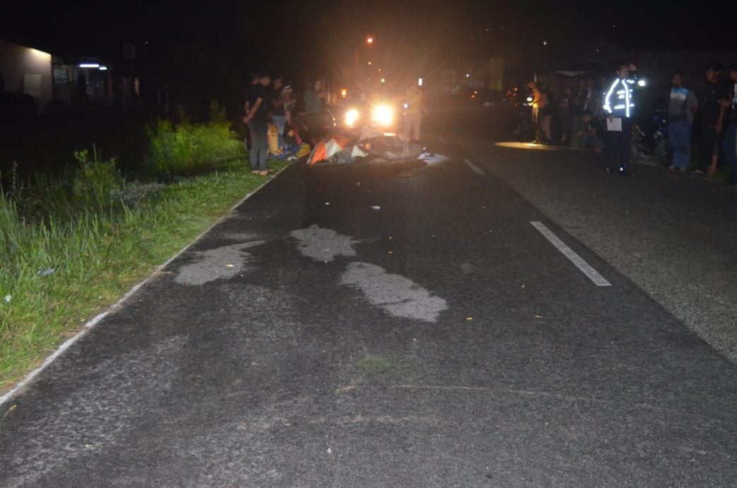 东:已签发:20岁女子凌晨骑摩托车返家途中疑撞上水牛,当场丧命。