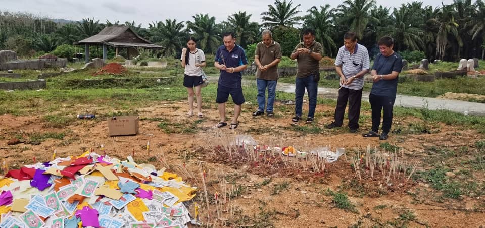 东:已签发:关丹琼崖公会于9月7日下午,在义山举行中元节祭祀仪式。