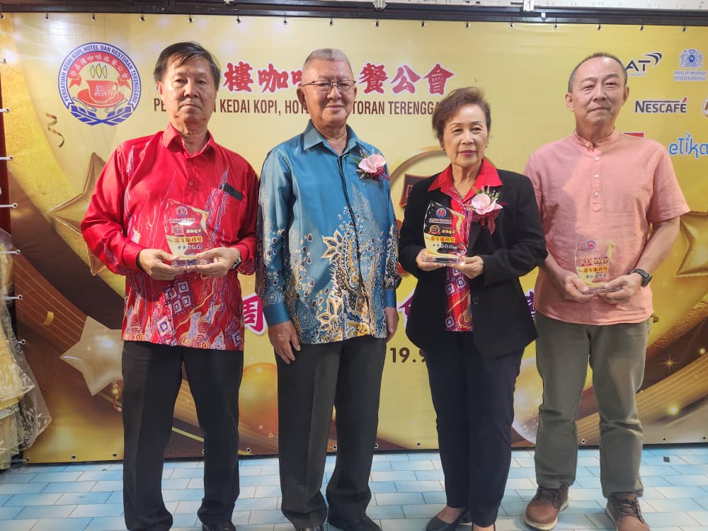 东：已签发：登嘉楼咖啡旅餐公会庆祝53周年纪念会庆联欢晚宴