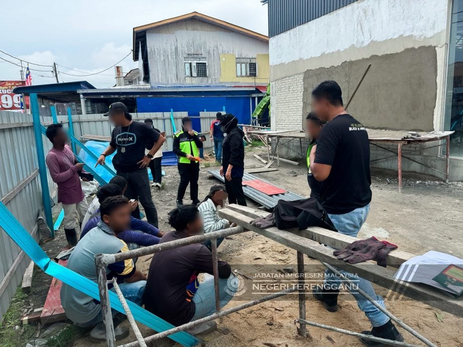 登州移民局展开取缔行动，逮捕了23名非法入境者。