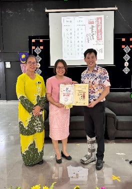 东:已签发:第十六届《逢甲杯》全国中学正体字书法比赛,百名师生齐聚中华维新中学挥毫竞艺