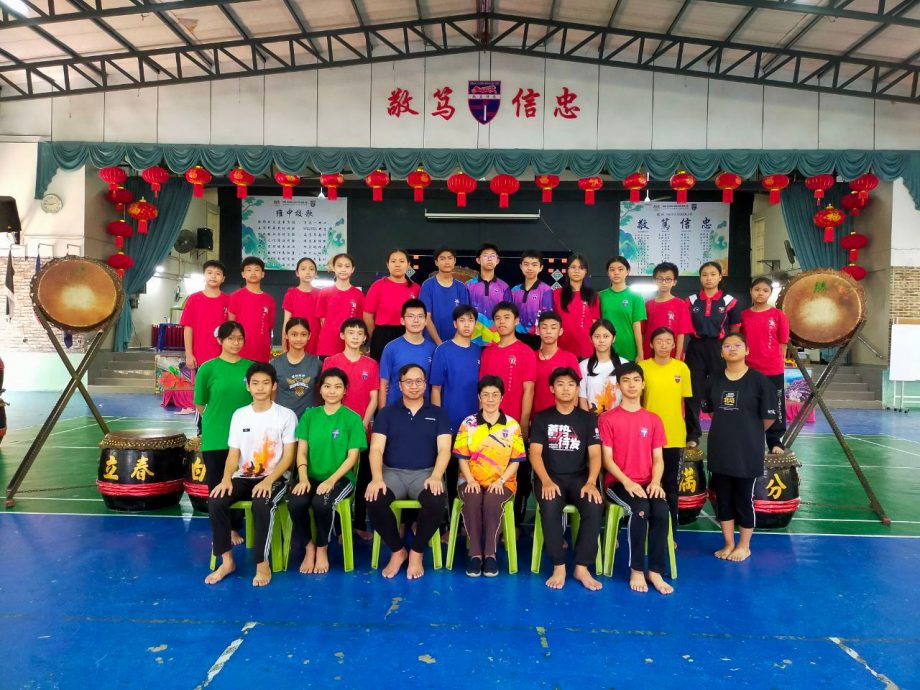 东：年轻人：中华维新国民型中学与 Drum Hood 联办三日二十四节令鼓集训营