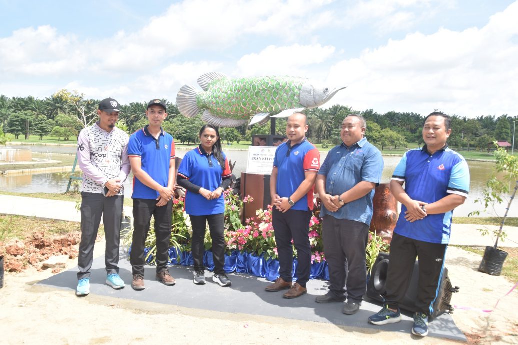 东:百乐公园新添青龙鱼塑像 于绿色计划活动开幕