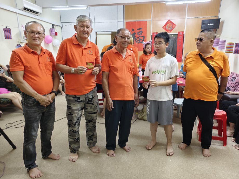 东：百乐县刘氏宗亲会中秋庆典 刘生发：难得机缘促进宗谊