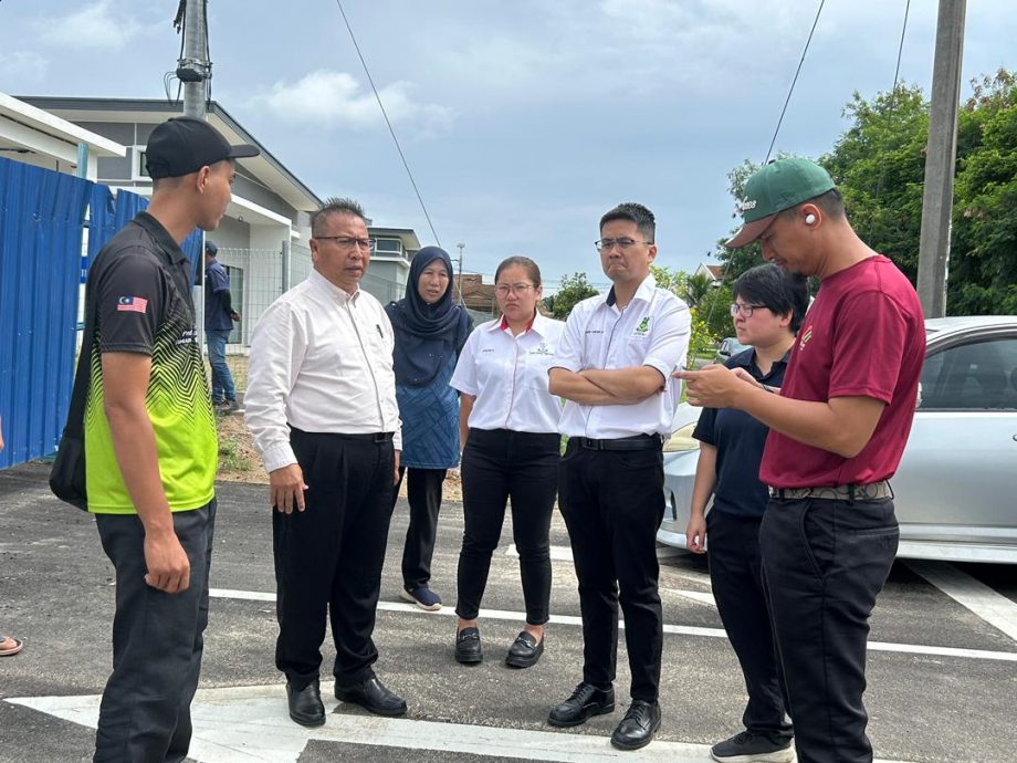 东:百乐县议会联合直凉州选区服务中心及县议员巡视闪电水灾区