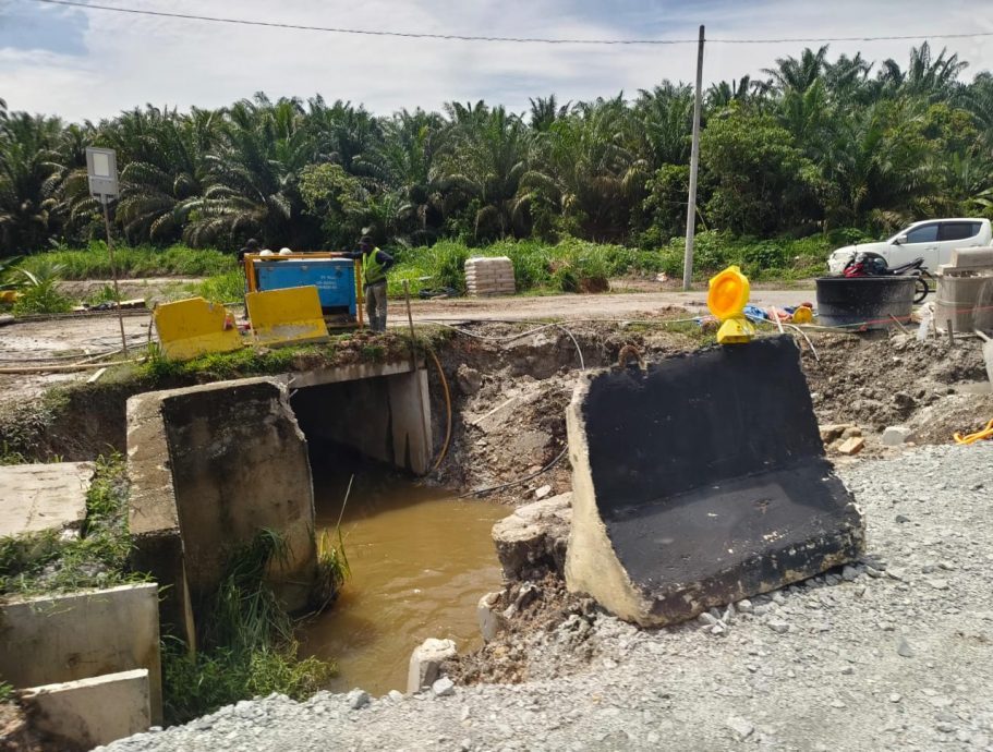 东:直凉一马房屋替代路线新路只是临时 待旧路提升为桥路即停用