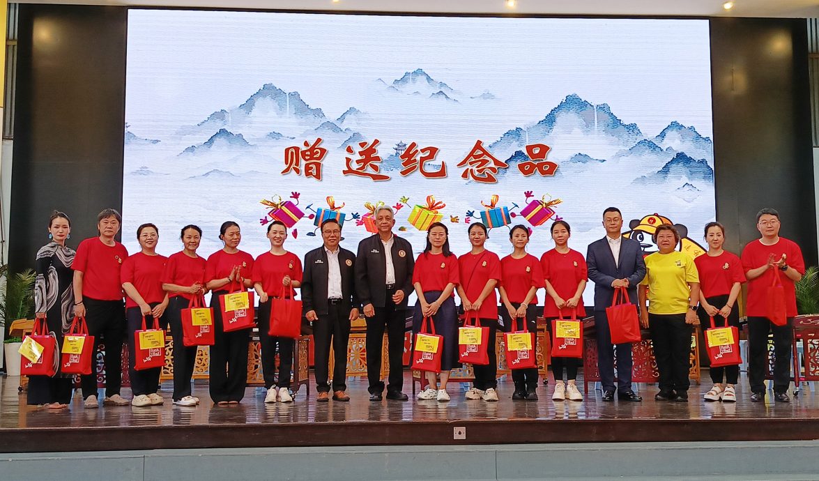 东:(已签发) “2025中华文化大乐园” 彭亨州东彭区假期营闭幕