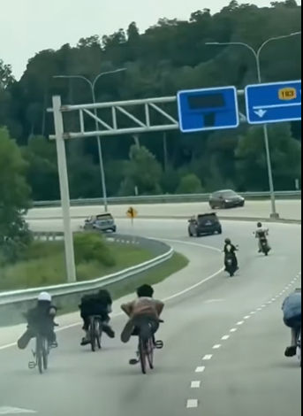 东：（已签发） 少年“蚊型脚车”玩命 高架天桥上玩命