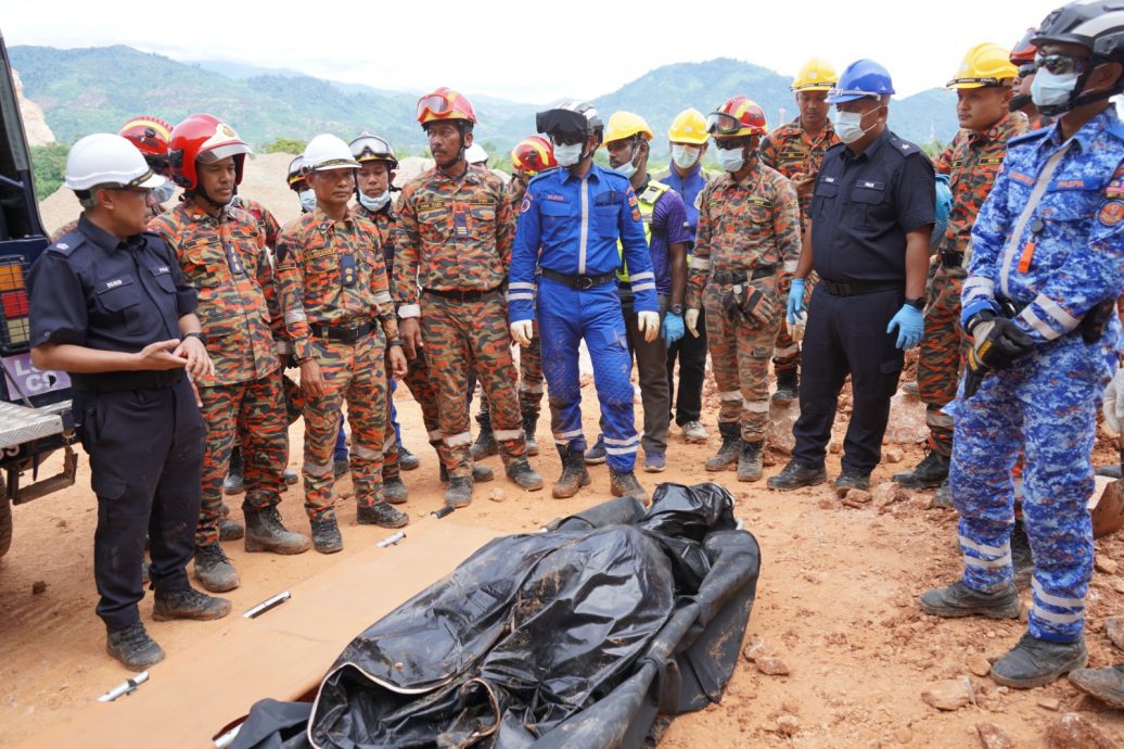东:(已签发)劳勿采石场活埋神手司机遗体寻获