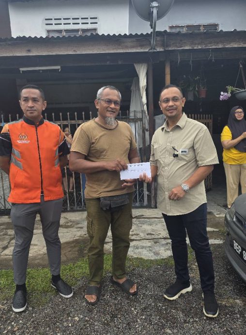 东：（已签发）哈利里斯沙烈移交援助金给而连突风灾灾民