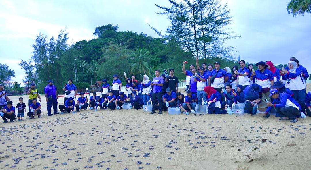 东：（已签发）国家基建公司与彭亨州渔业局日前携手净滩