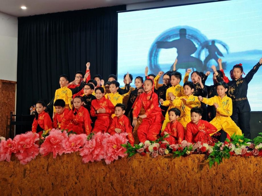 中华文化大乐园霹闭营仪式 800师生家长参与