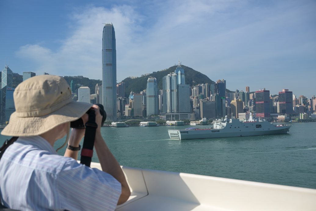 中国海军戚继光舰、沂蒙山舰抵港 周三开放参观