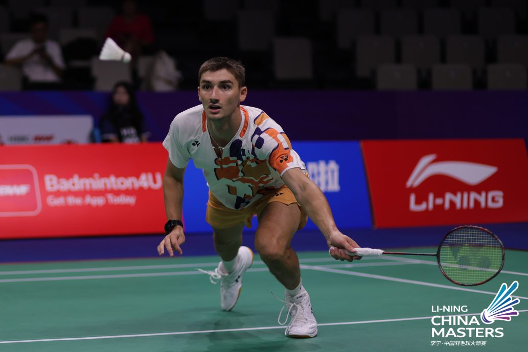 中国羽球超级750赛|昆拉沃中途因伤退赛 金佳恩爆冷挫王祉怡