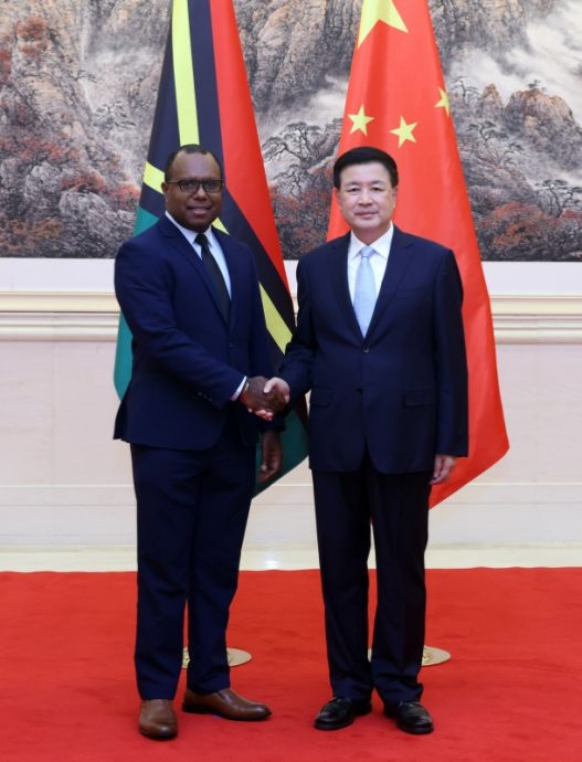 中国赠瓦努阿图逾40万美元警用装备