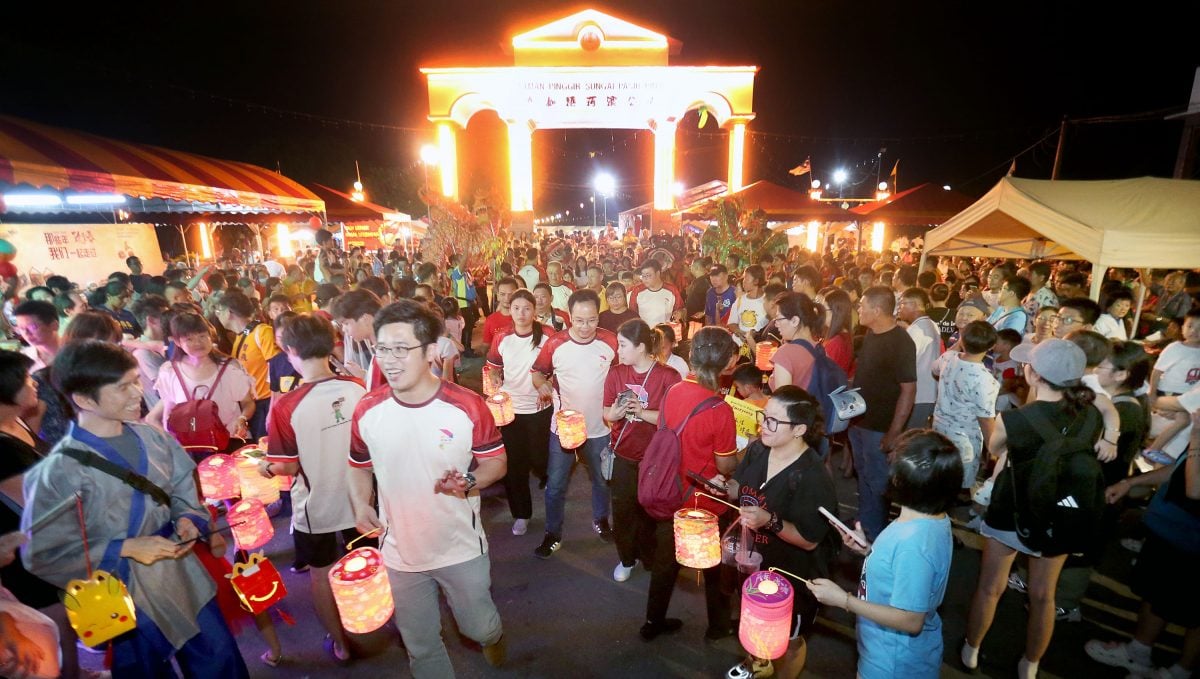 中秋晚会 提灯游行人数破纪录 李存孝:兵如节已成品牌