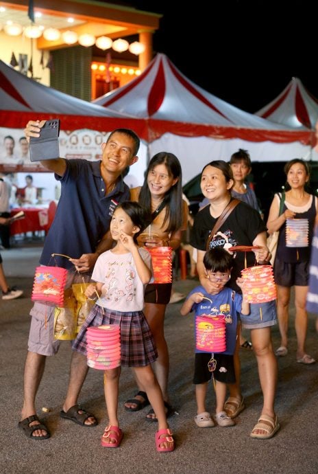 中秋晚会 提灯游行人数破纪录 李存孝:兵如节已成品牌