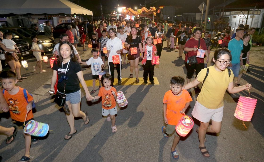 中秋晚会 提灯游行人数破纪录 李存孝:兵如节已成品牌