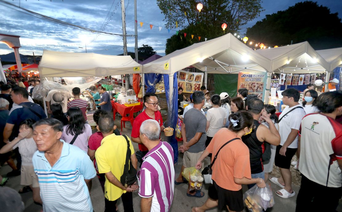 中秋晚会 提灯游行人数破纪录 李存孝:兵如节已成品牌