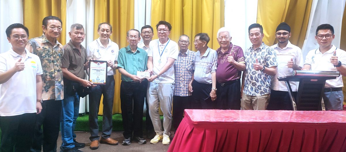 为政策争锋 为华教合唱   “朝野合唱团”飙歌筹2100令吉